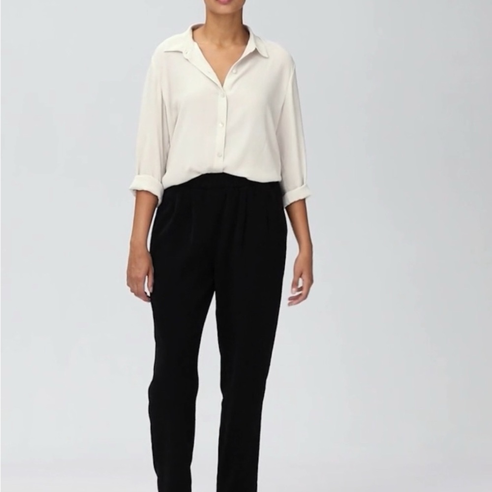 Eileen Fisher Black pleated ankle pant
Size PS/PP
NWT